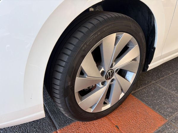2026-Volkswagen-Golf-14-TSI-Life-Auto-110kw image:9