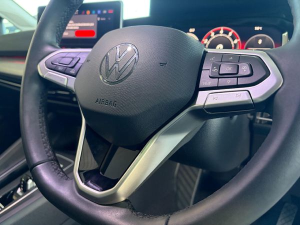 2026-Volkswagen-Golf-14-TSI-Life-Auto-110kw image:16