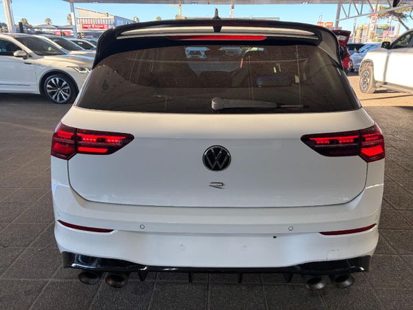 2025-Volkswagen-Golf-8-20-TSI-R-DSG image:4