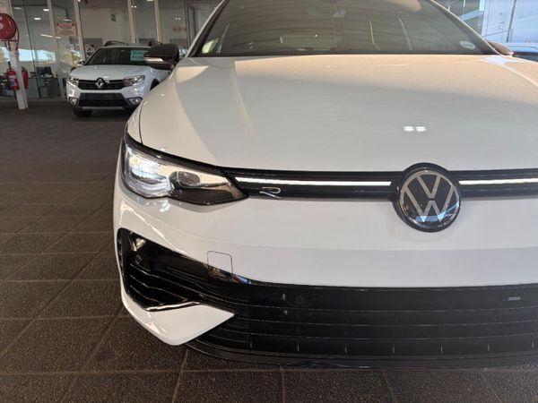 2025-Volkswagen-Golf-8-20-TSI-R-DSG image:6