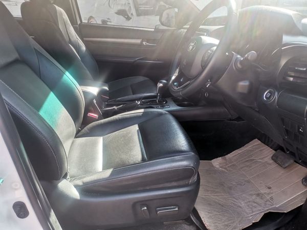 2022-Toyota-Hilux-28-GD-6-Raised-Body-Legend-Auto-Double-Cab-Dies image:9