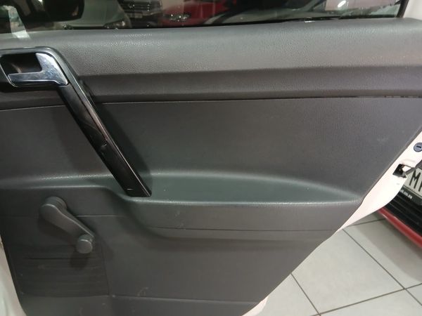 2016-Volkswagen-Polo-Vivo-GP-14-Trendline image:9