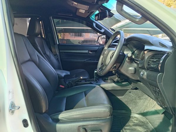 2022-Toyota-Hilux-28-GD-6-Raised-Body-Legend-Auto-Double-Cab image:4