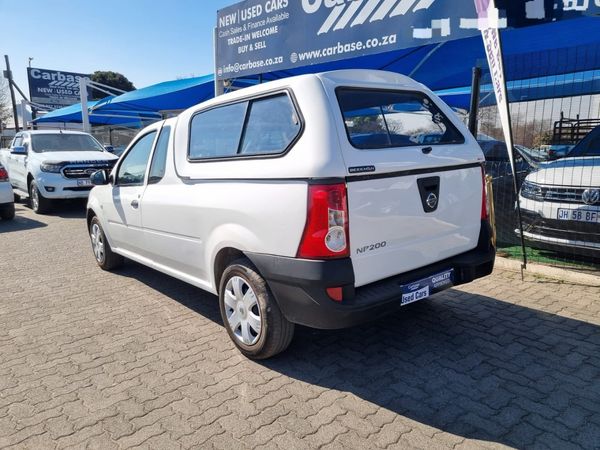 2020-Nissan-NP200-16-AC-Safety-Pack image:10