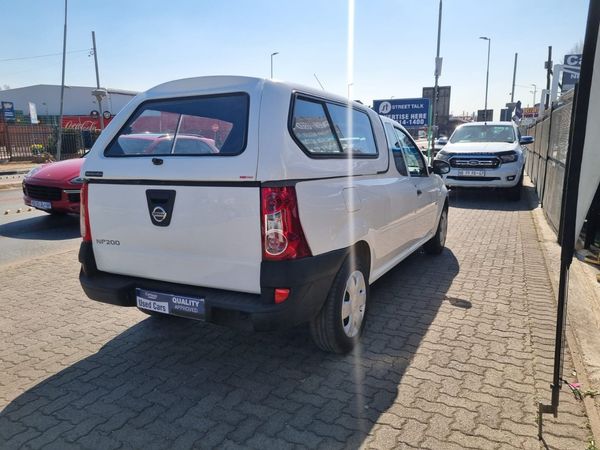 2020-Nissan-NP200-16-AC-Safety-Pack image:8