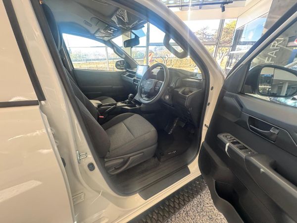 2026-Toyota-Hilux-28-GD-6-RB-SRX-Auto-Double-Cab image:10