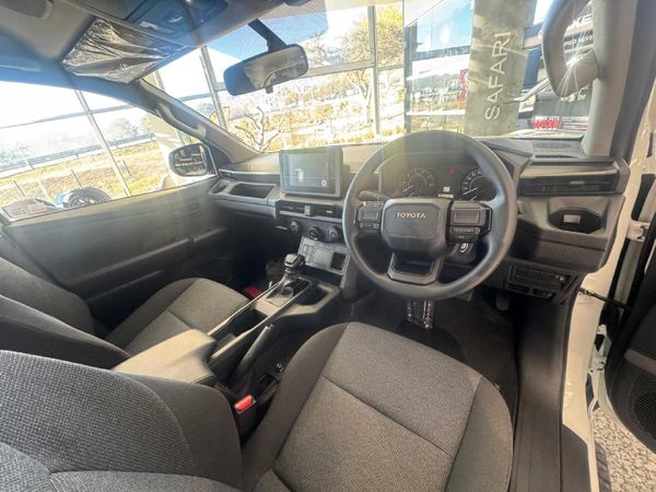 2026-Toyota-Hilux-28-GD-6-RB-SRX-Auto-Double-Cab image:19