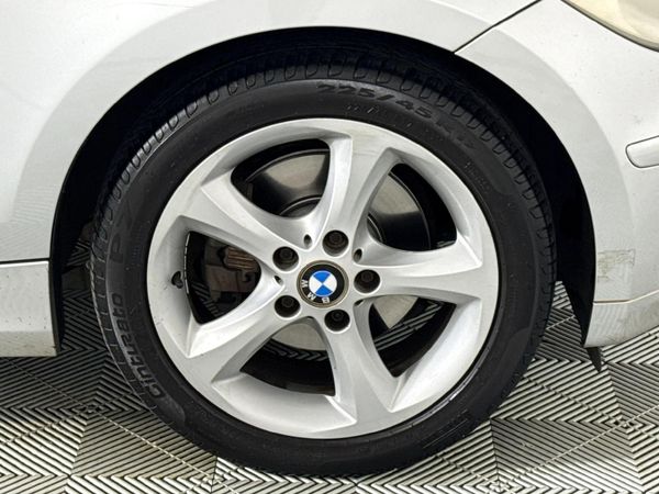 2008-BMW-1-Series-120d-5-dr-Auto image:3