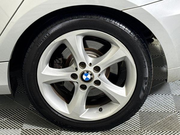 2008-BMW-1-Series-120d-5-dr-Auto image:5