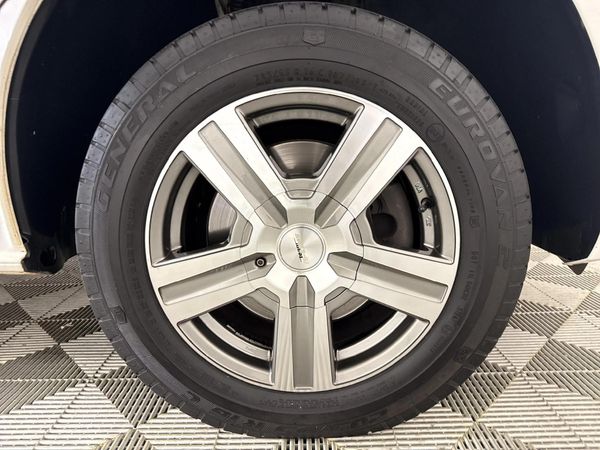 2019-Volkswagen-Kombi-20-TDI-Auto-103kW-Trendline image:4