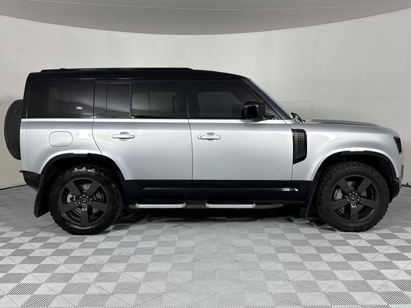 2023-Land-Rover-Defender-110-D300-HSE-X-Dynamic image:18