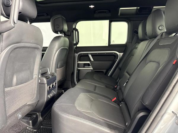 2023-Land-Rover-Defender-110-D300-HSE-X-Dynamic image:3