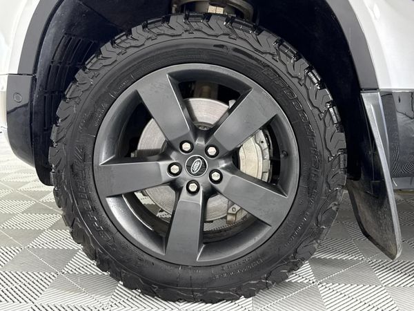 2023-Land-Rover-Defender-110-D300-HSE-X-Dynamic image:4