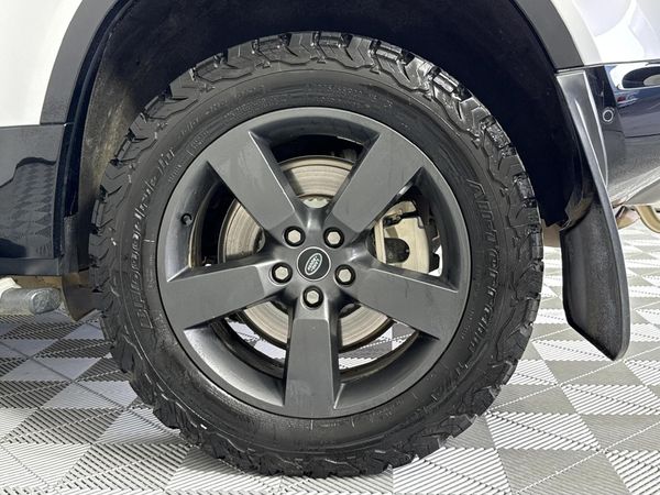 2023-Land-Rover-Defender-110-D300-HSE-X-Dynamic image:6