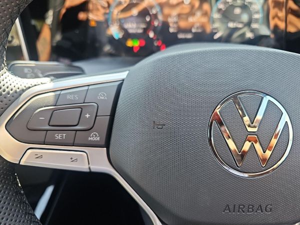 2026-Volkswagen-Golf-14-TSI-R-Line-Auto-110kw image:20