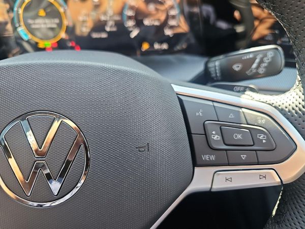2026-Volkswagen-Golf-14-TSI-R-Line-Auto-110kw image:21