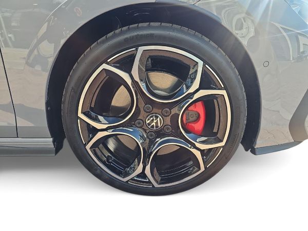 2026-Volkswagen-Golf-8-GTI-20-TSI-DSG image:15