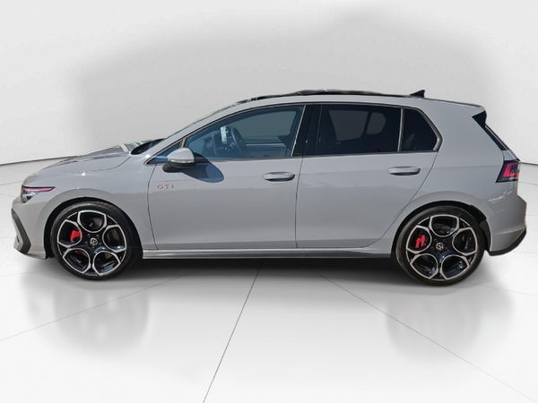 2026-Volkswagen-Golf-8-GTI-20-TSI-DSG image:3