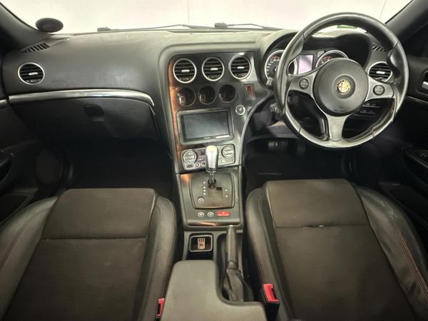2012-Alfa-Romeo-159-32-Q4-Distinctive image:1