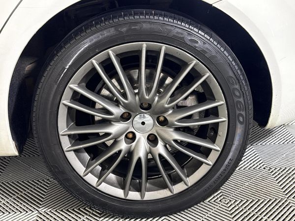 2012-Alfa-Romeo-159-32-Q4-Distinctive image:7