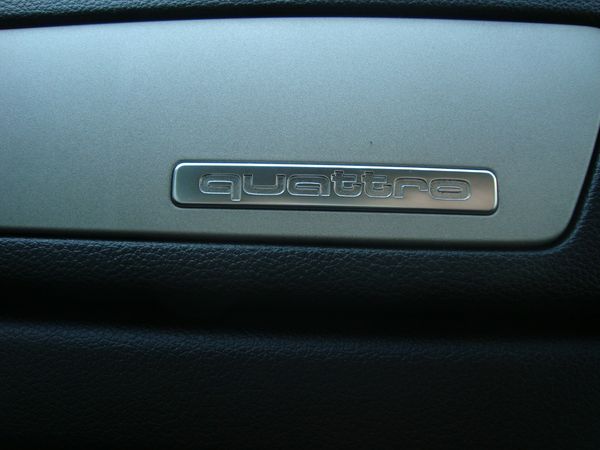 2013-Audi-Q3-20-TDI-quattro-Auto-130kW image:10
