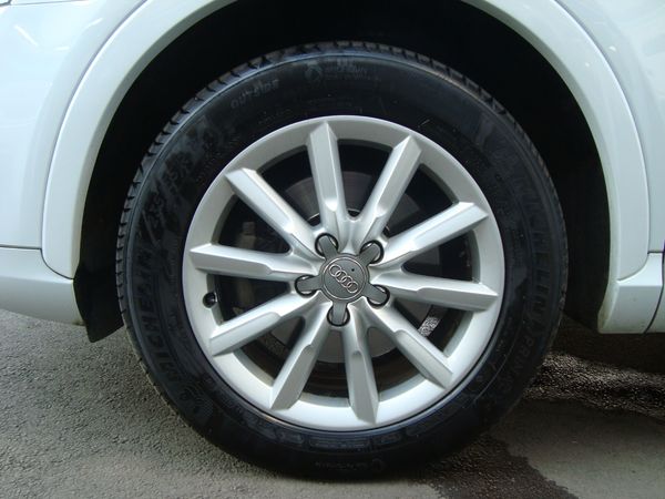 2013-Audi-Q3-20-TDI-quattro-Auto-130kW image:14