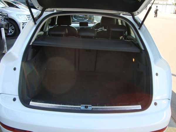 2013-Audi-Q3-20-TDI-quattro-Auto-130kW image:5