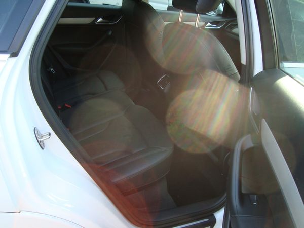 2013-Audi-Q3-20-TDI-quattro-Auto-130kW image:6