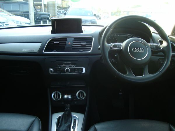2013-Audi-Q3-20-TDI-quattro-Auto-130kW image:7