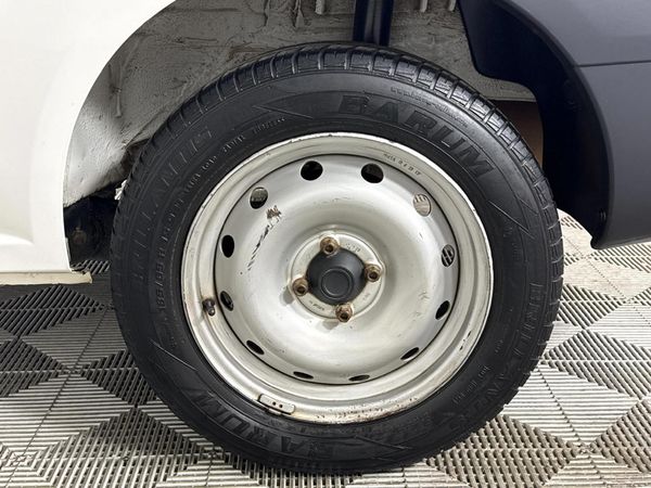 2019-Nissan-NP200-16 image:4