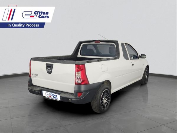 2023-Nissan-NP200-16-AC-Safety-Pack image:4