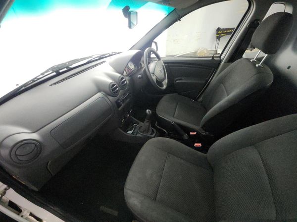 2023-Nissan-NP200-16-AC-Safety-Pack image:7