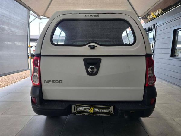 2017-Nissan-NP200-16 image:5