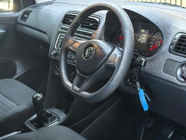 2020-Volkswagen-Polo-Vivo-14-Trendline-5-dr image:8