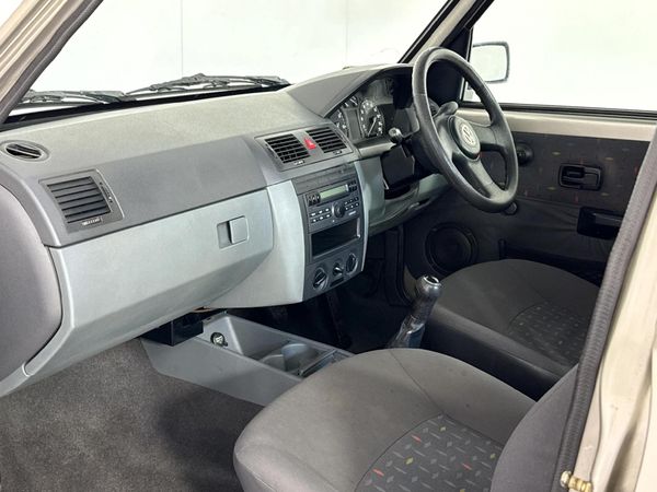 2004-Volkswagen-Citi-14i-Chico image:8