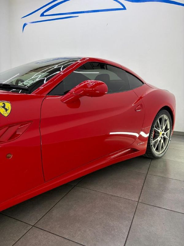 2014-Ferrari-California-22 image:14
