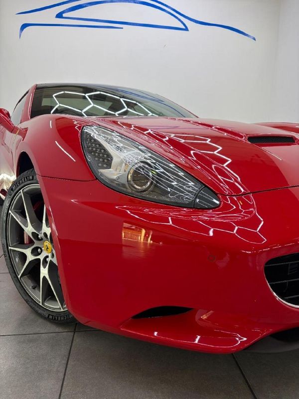 2014-Ferrari-California-22 image:16