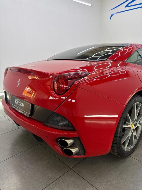 2014-Ferrari-California-22 image:19