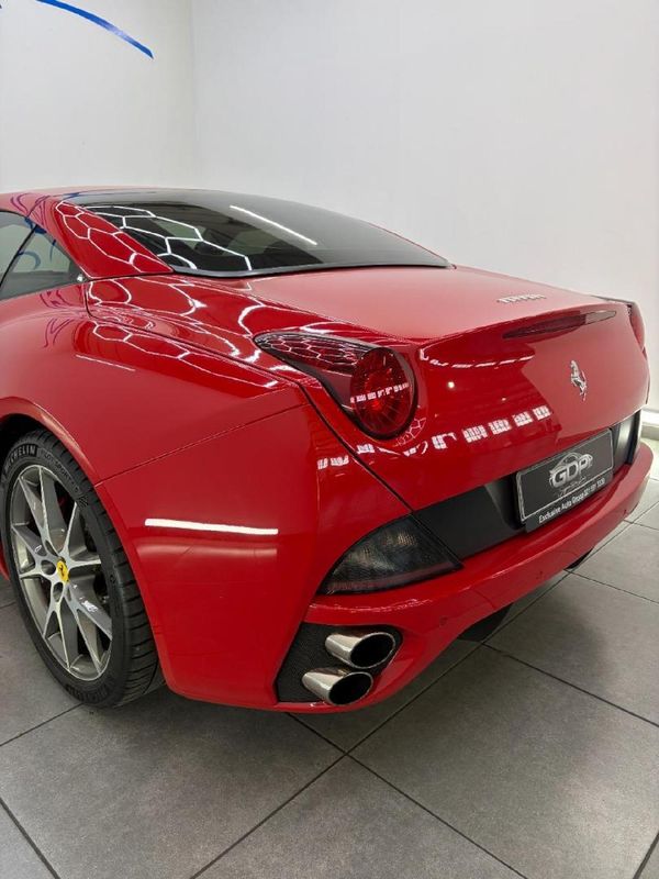 2014-Ferrari-California-22 image:25