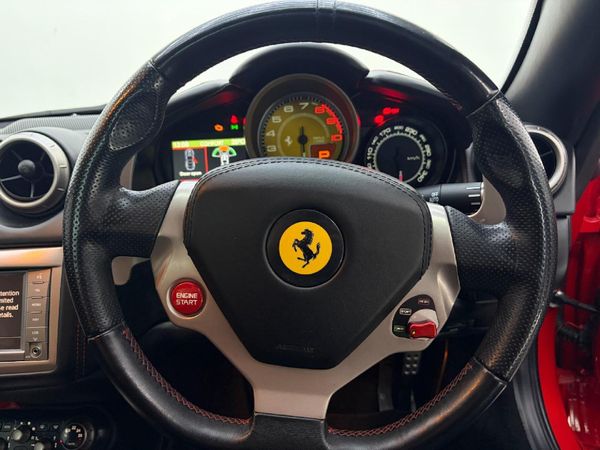 2014-Ferrari-California-22 image:28