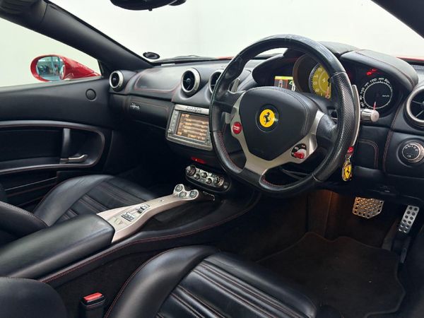 2014-Ferrari-California-22 image:4