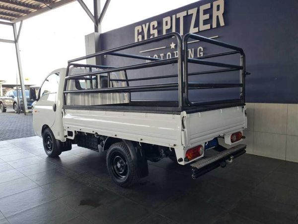 2023-Hyundai-H100-Bakkie-26D-Dropside image:2