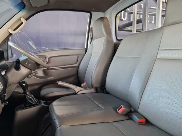 2023-Hyundai-H100-Bakkie-26D-Dropside image:3