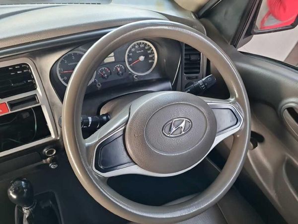 2023-Hyundai-H100-Bakkie-26D-Dropside image:5