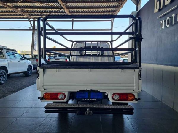 2023-Hyundai-H100-Bakkie-26D-Dropside image:6