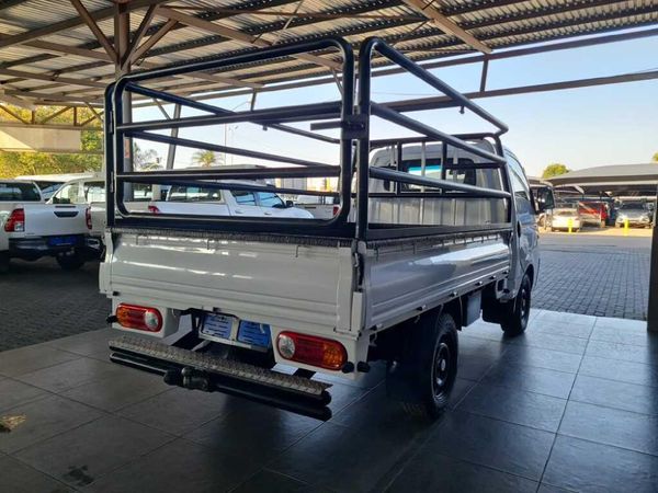 2023-Hyundai-H100-Bakkie-26D-Dropside image:8
