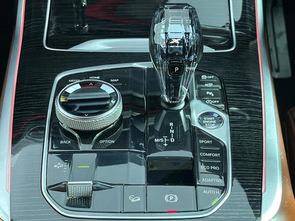2019-BMW-X7-xDrive30d-Design-Pure-Excellence image:10