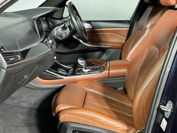 2019-BMW-X7-xDrive30d-Design-Pure-Excellence image:8