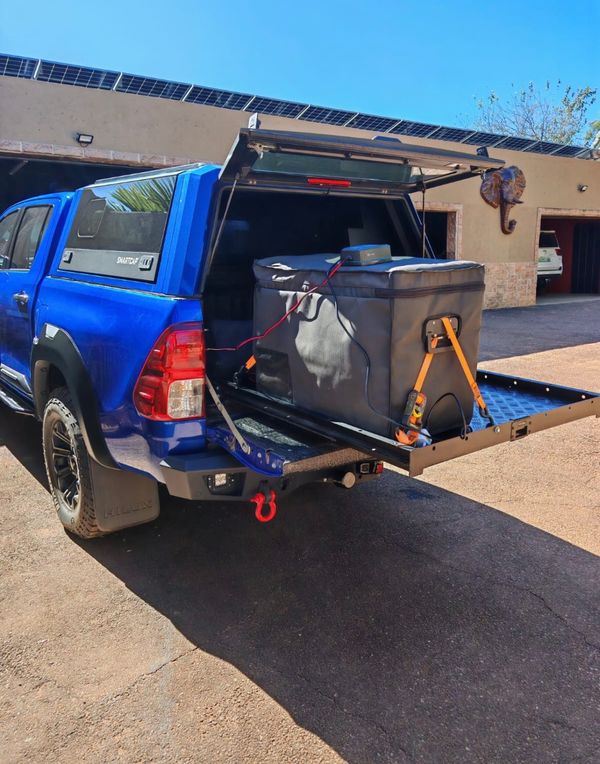 2017-Toyota-Hilux-40-V6-Raised-Body-Raider-Double-Cab-Auto image:4