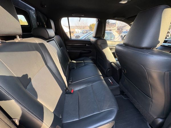 2019-Toyota-Hilux-28-GD-6-Raider-4x4-Double-Cab image:9